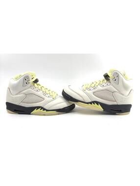 Wmns Air Jordan 5 Retro 'Luminous Green'